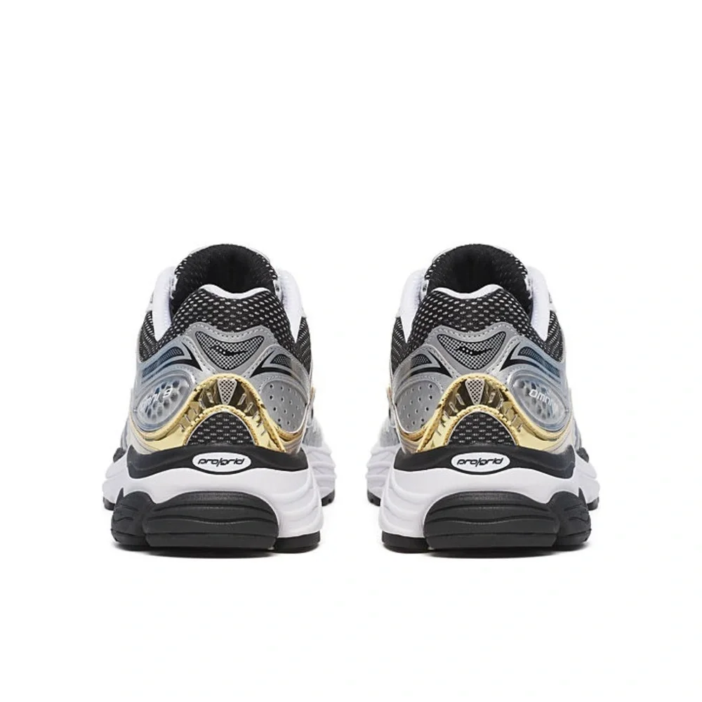 Saucony Progrid Omni 9‎ Men's Size 9.5 Women’s size 11 In Silver/Gold NWT In Box